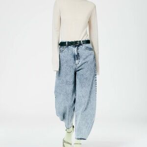 Acid Wash Denim High Waisted Quinn Jean